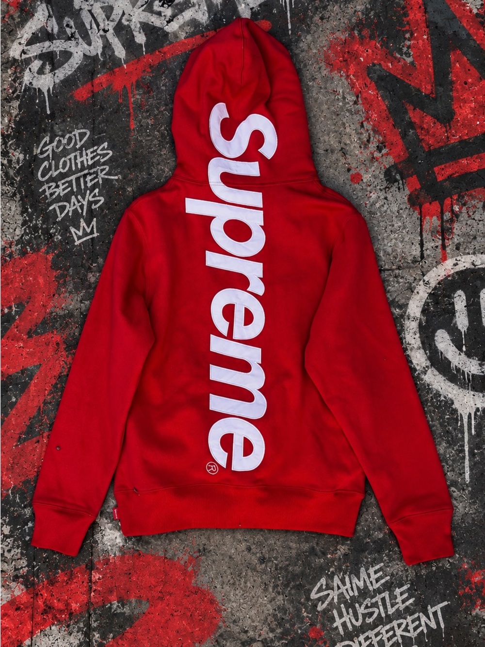 Appliqué Supreme Hoodie Red
Colorway